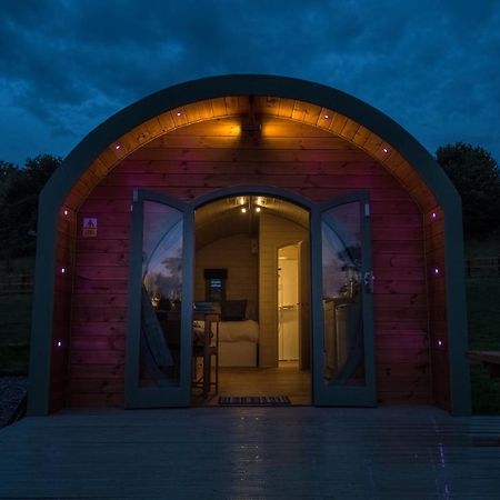 Hidden Wood Glamping And The Hideaway Cabin 沃明斯特 外观 照片
